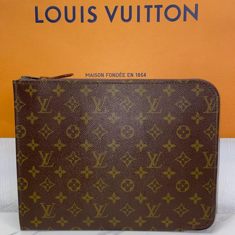 Louis Vuitton Documents! LV Pouchette! Rare Vintage! Exquisite Collector Piece!